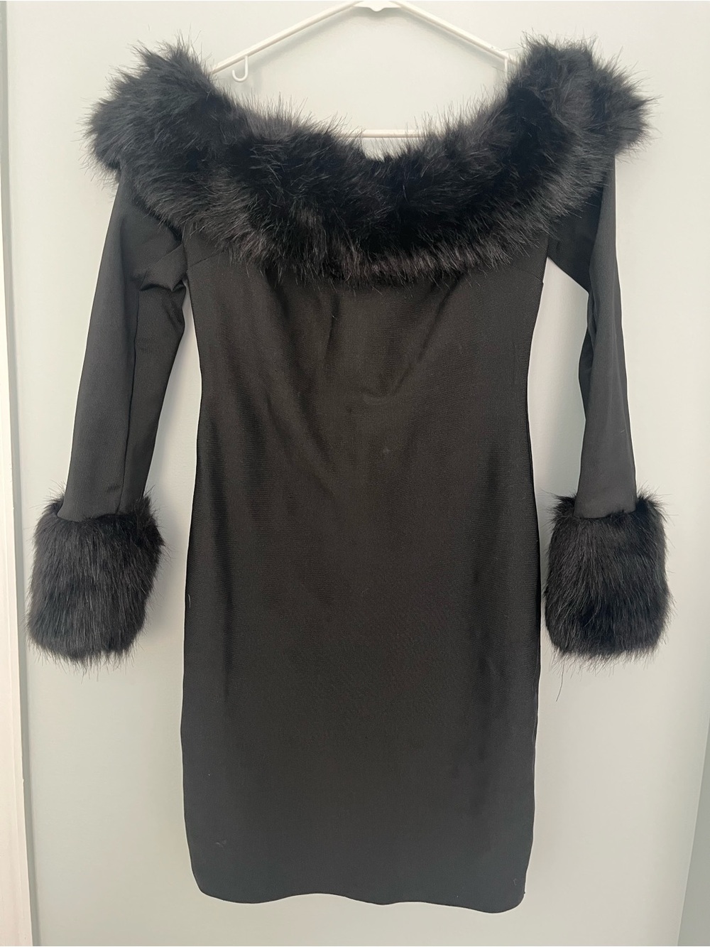 Black Faux-Fur Trim Off-Shoulder Sheath Dress Size M